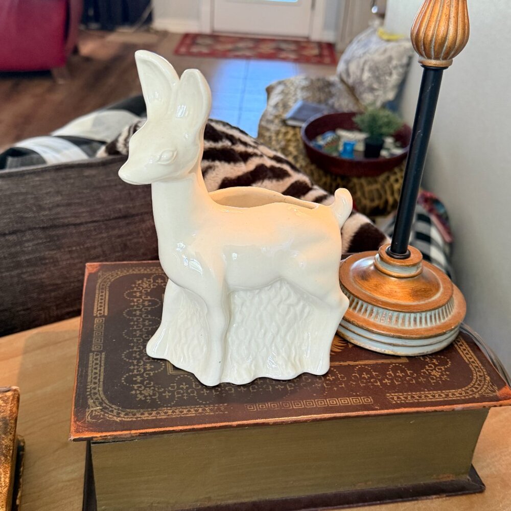 Vintage Doe Planter - Picture 12 of 15
